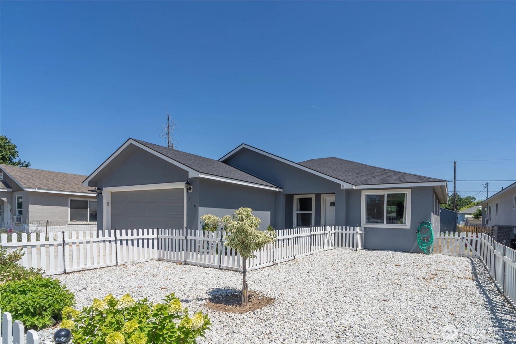 316 S Main St Unit  Warden WA 98857