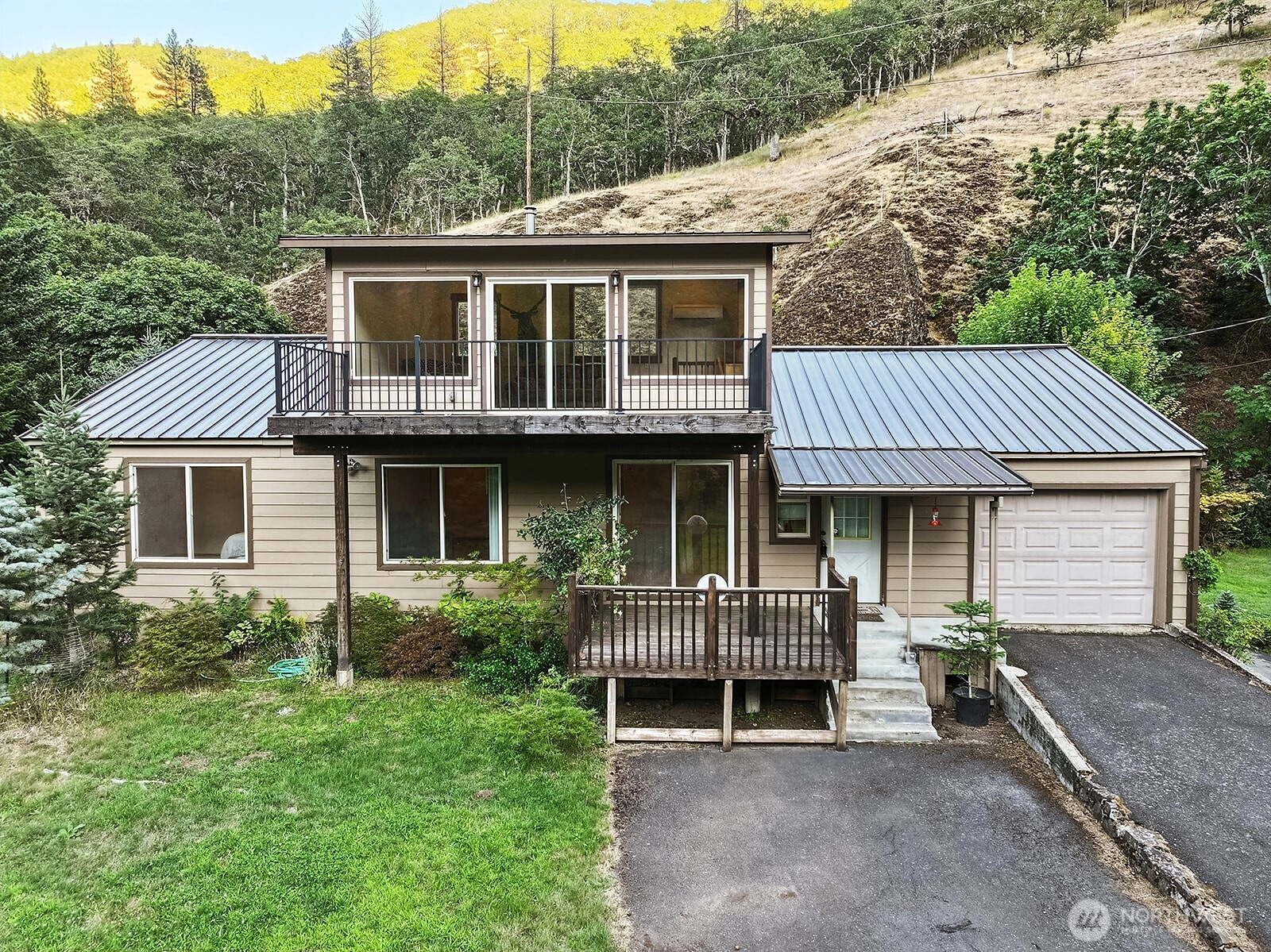 850 Highway 142 Lyle WA 98635
