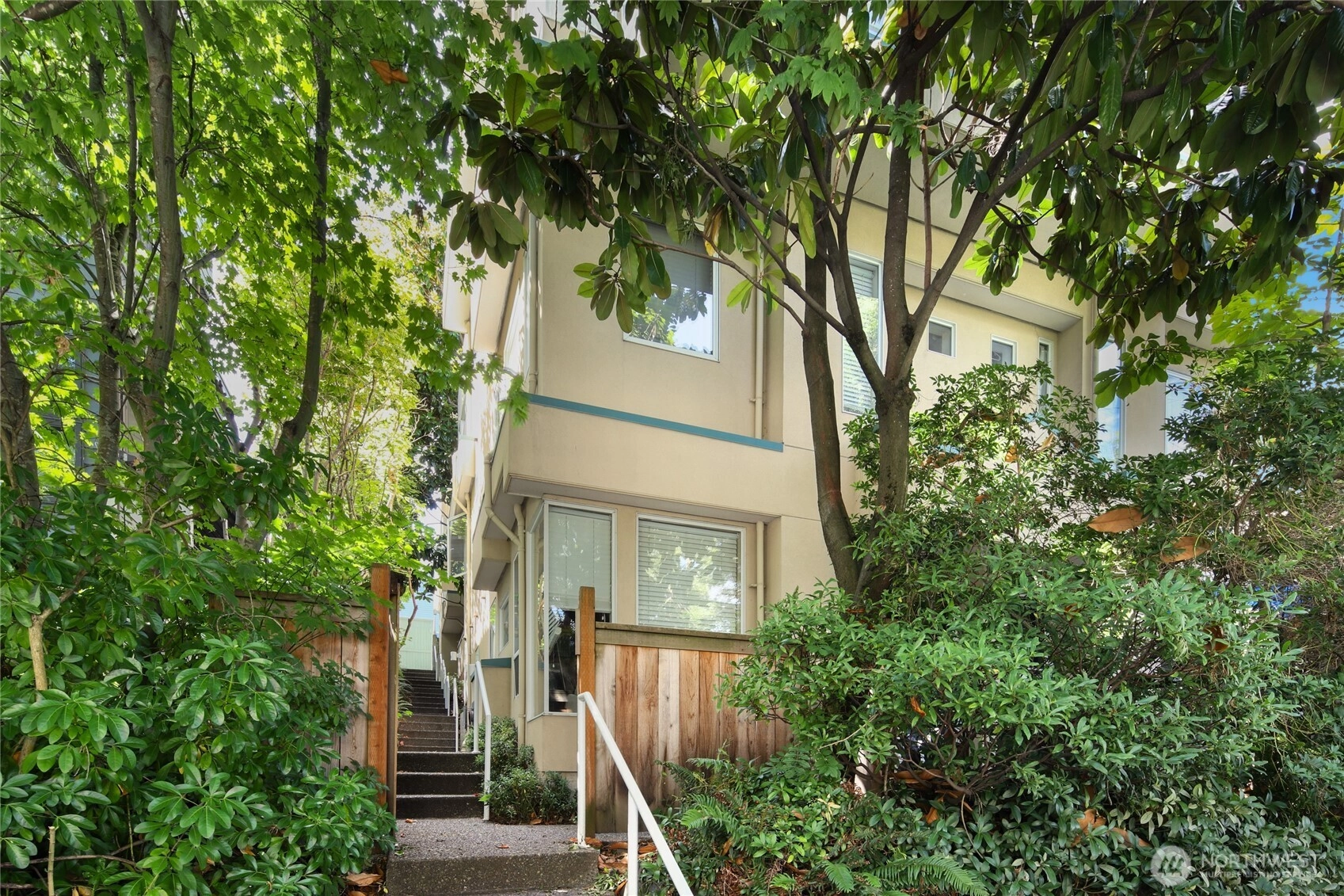 3661 Albion Pl N Unit 5 Unit 5 Seattle WA 98103