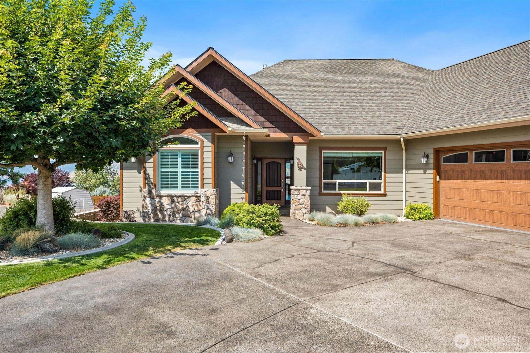 123 Blossom Ct Seven Bays WA 99122