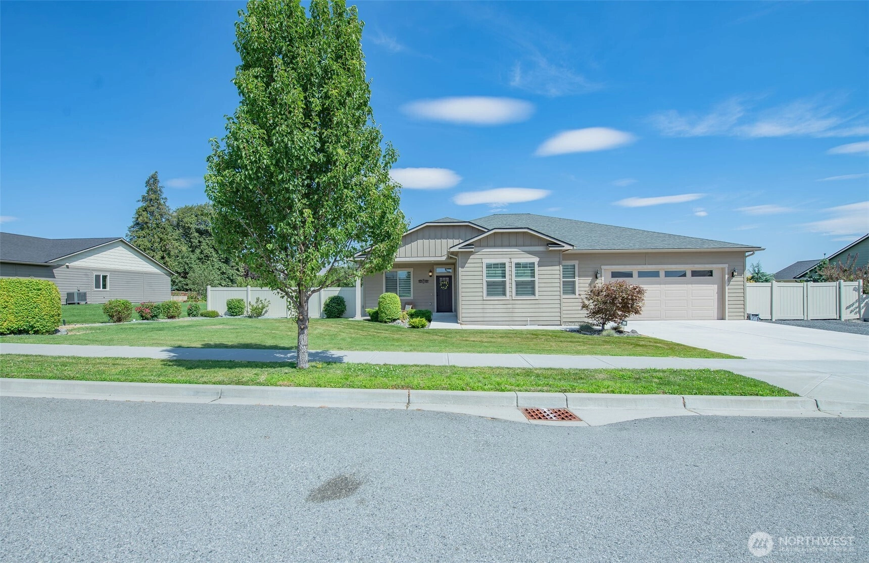 57 Starlight Ave Wenatchee WA 98801