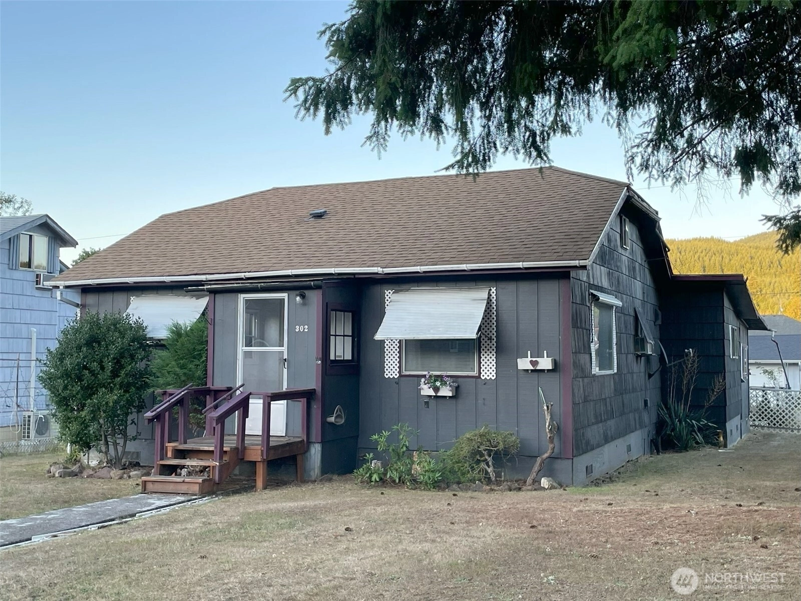 302 Taylor St Ryderwood WA 98581