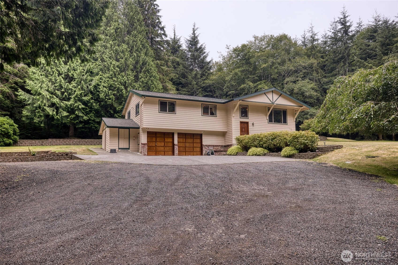 1417 Stanford Dr Cosmopolis WA 98537