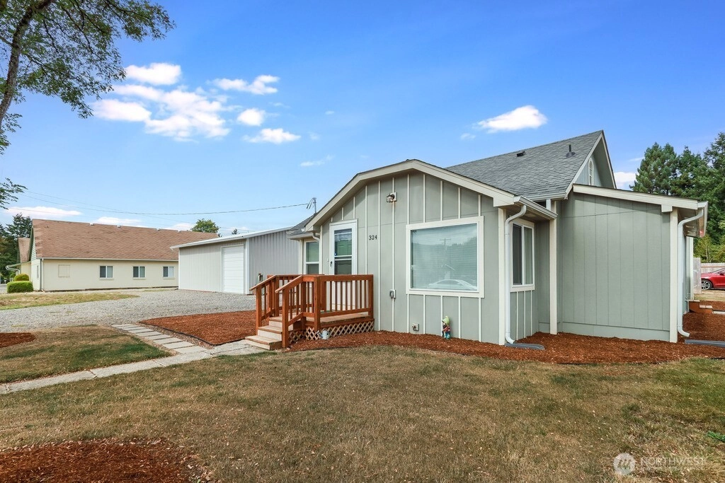 324 6th St Vader WA 98593