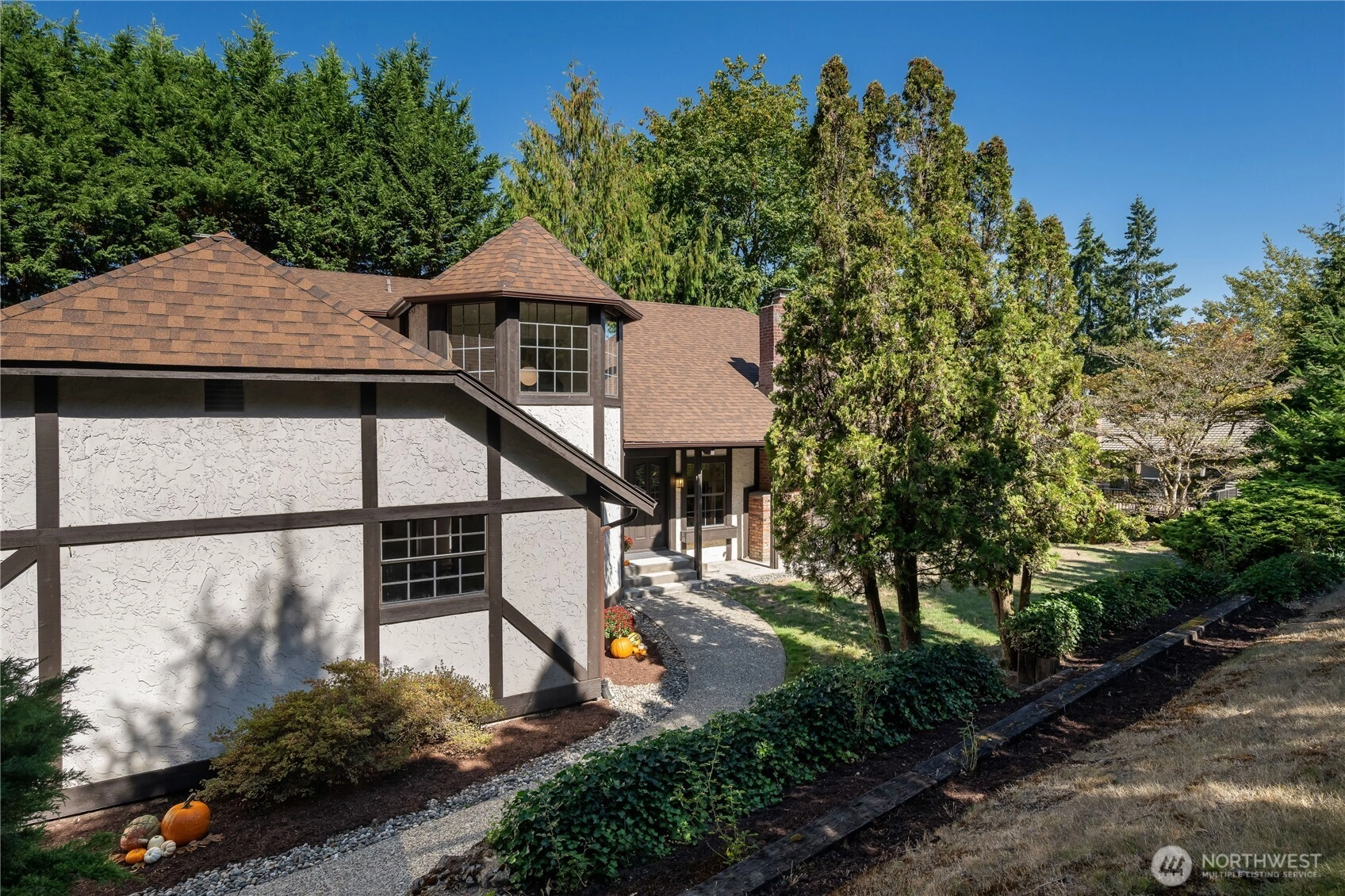 4631 Highland Dr Bellevue WA 98006