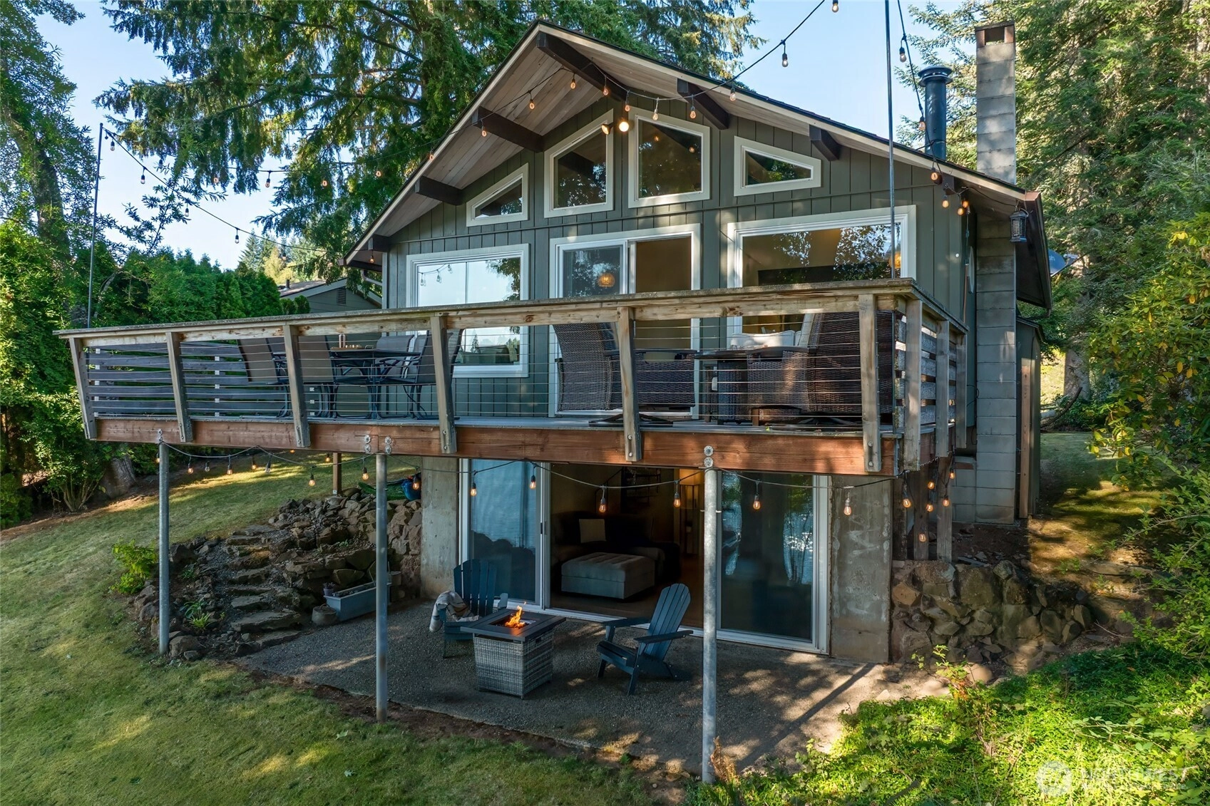137 Lake Rd Silver Creek WA 98585