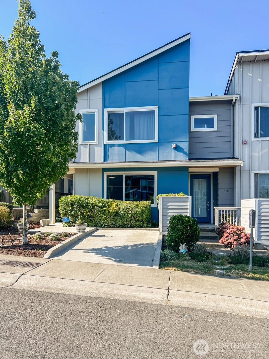 826 SW 96th Pl Seattle WA 98106