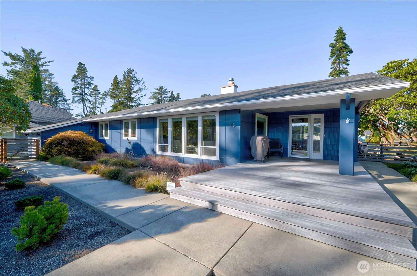 1115 34th St Unit  Seaview WA 98644