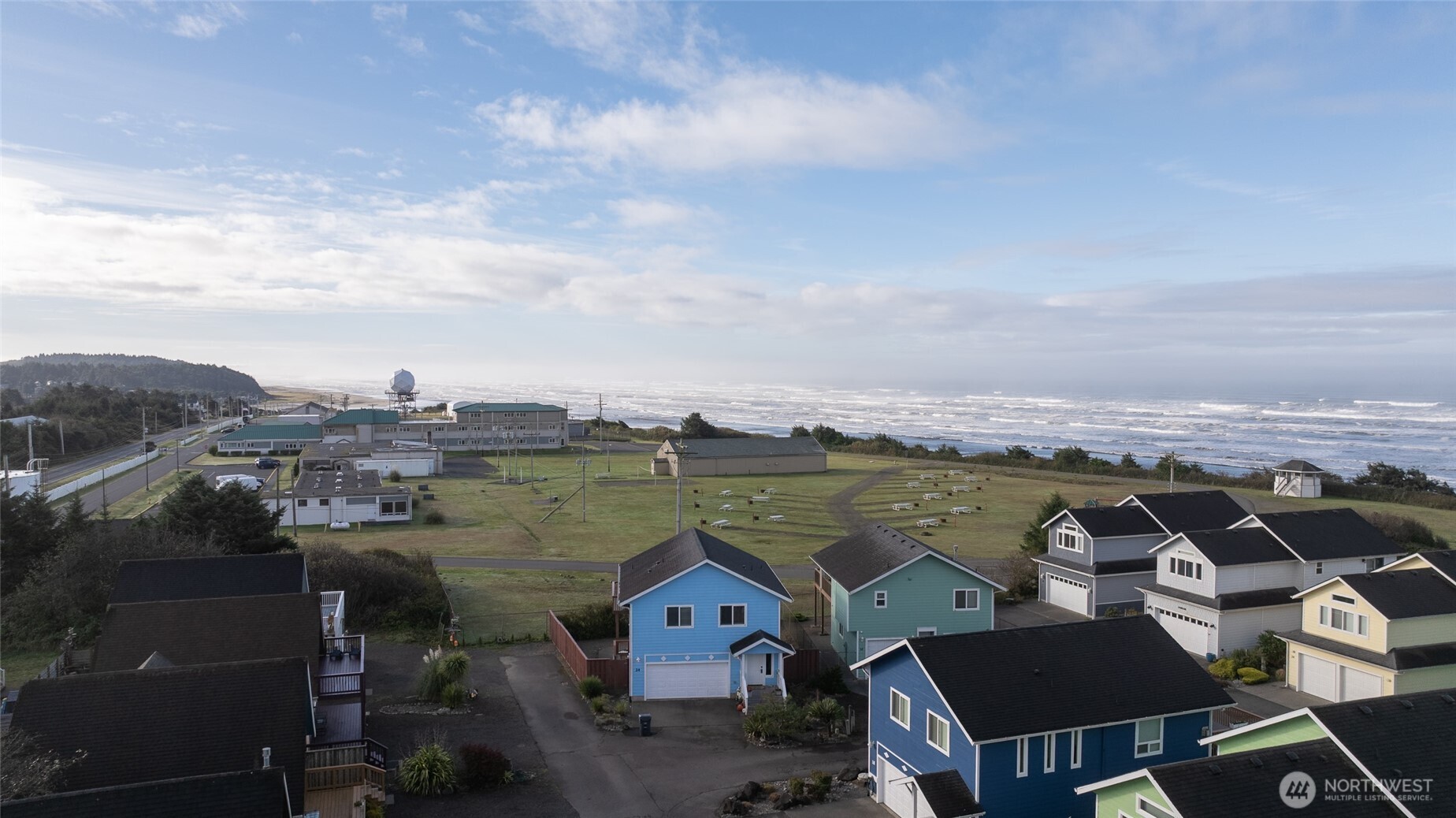 24 Darien Ln Pacific Beach WA 98571
