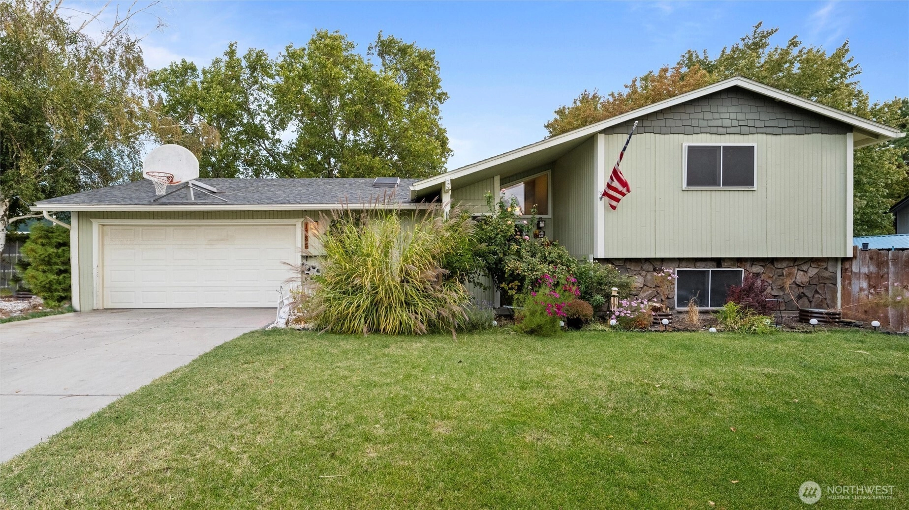 1720 Widgeon Ct West Richland WA 99353