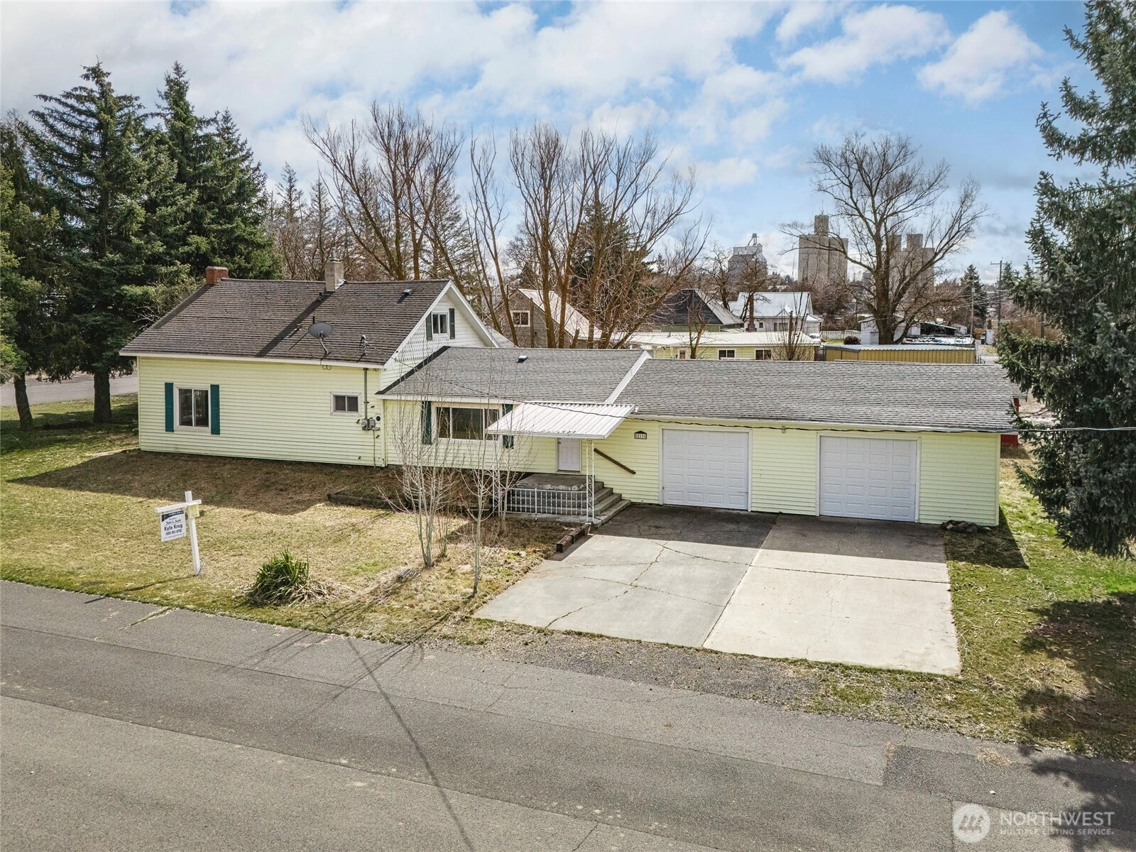211 W Linden St Unit  Harrington WA 99134