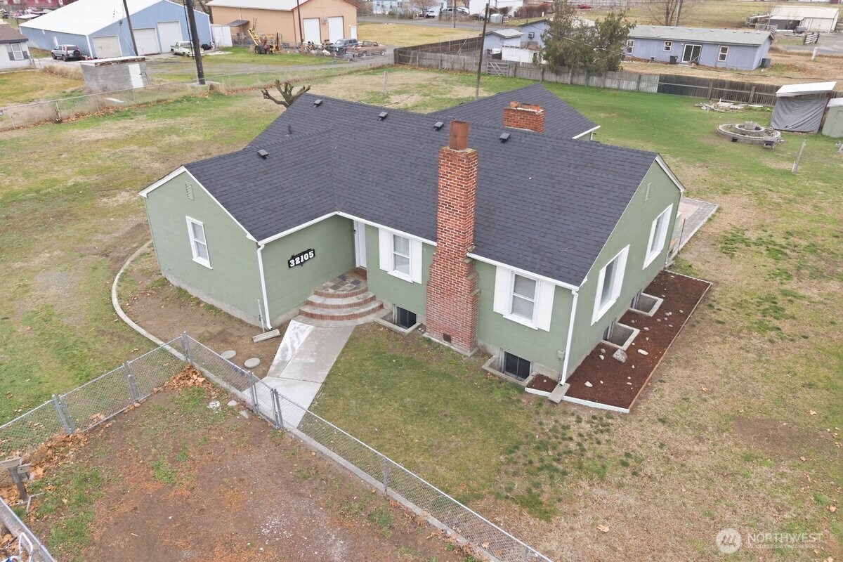 32105 S Finley Rd Unit  Kennewick WA 99337