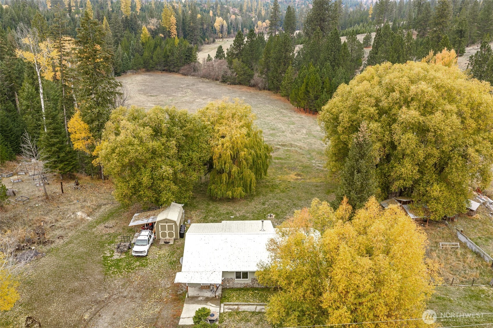 24727 E Blanchard Rd Elk WA 99156