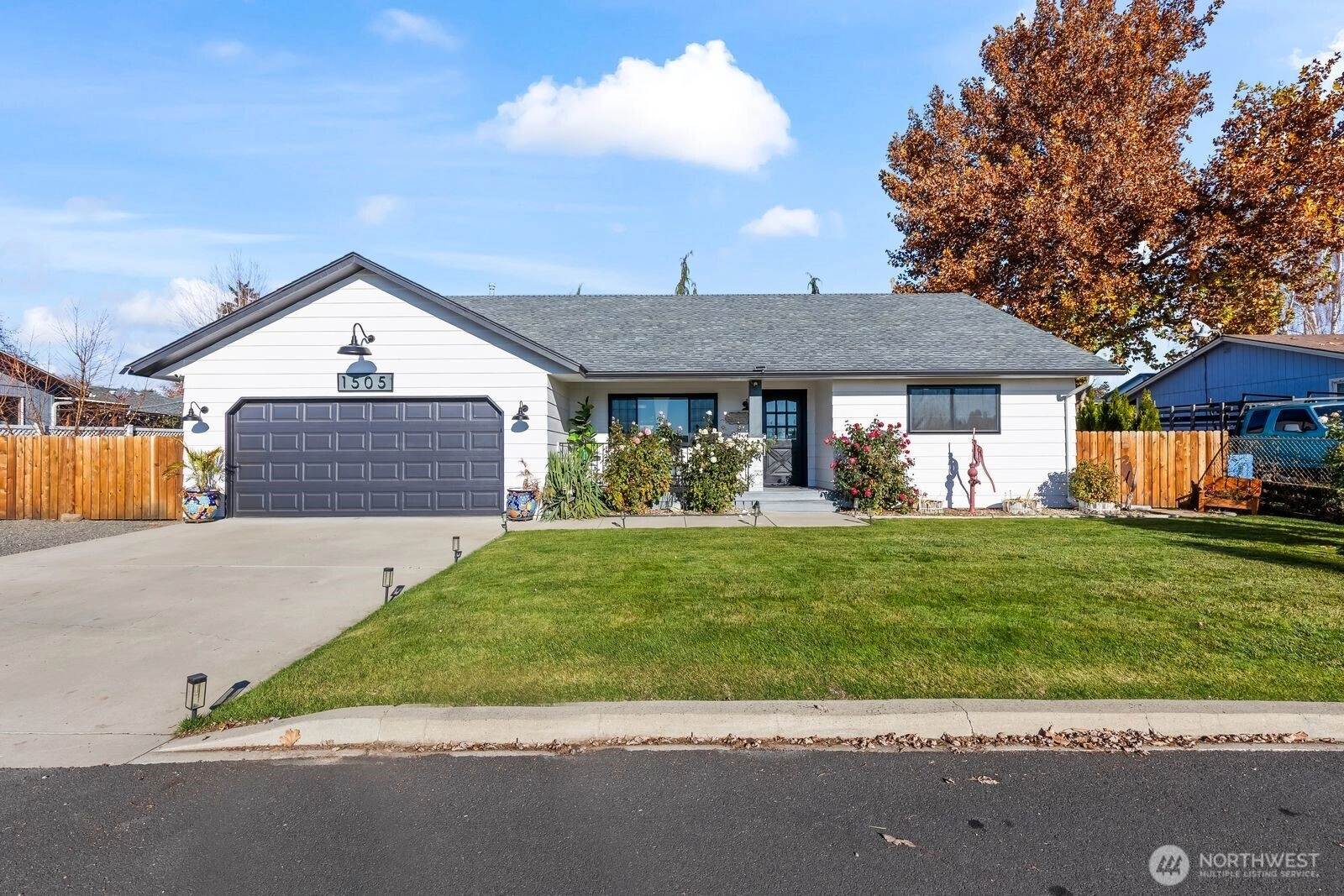 1505 Walnut St Zillah WA 98953