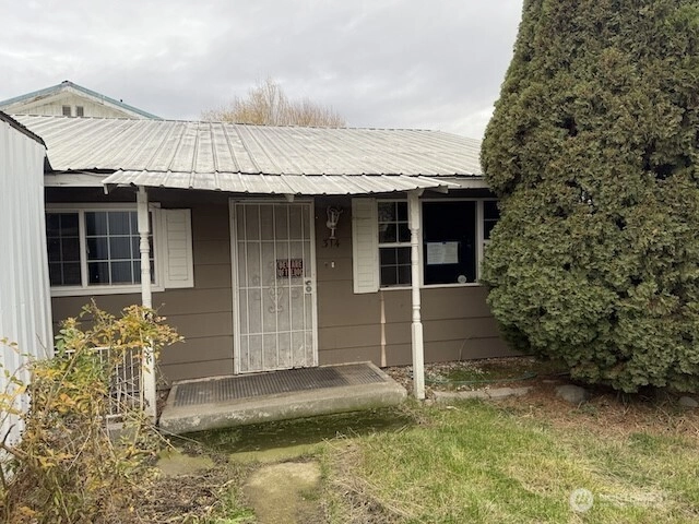 314 Liberty Ave Granger WA 98932