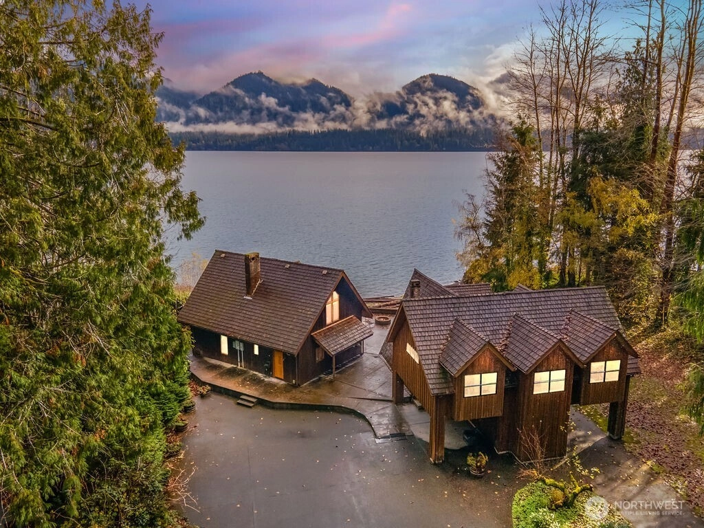 52 Lakeview Dr Amanda Park WA 98526