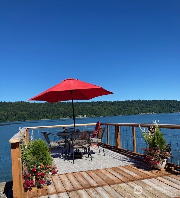 27728 Manzanita Beach Rd Sw Vashon WA 98070