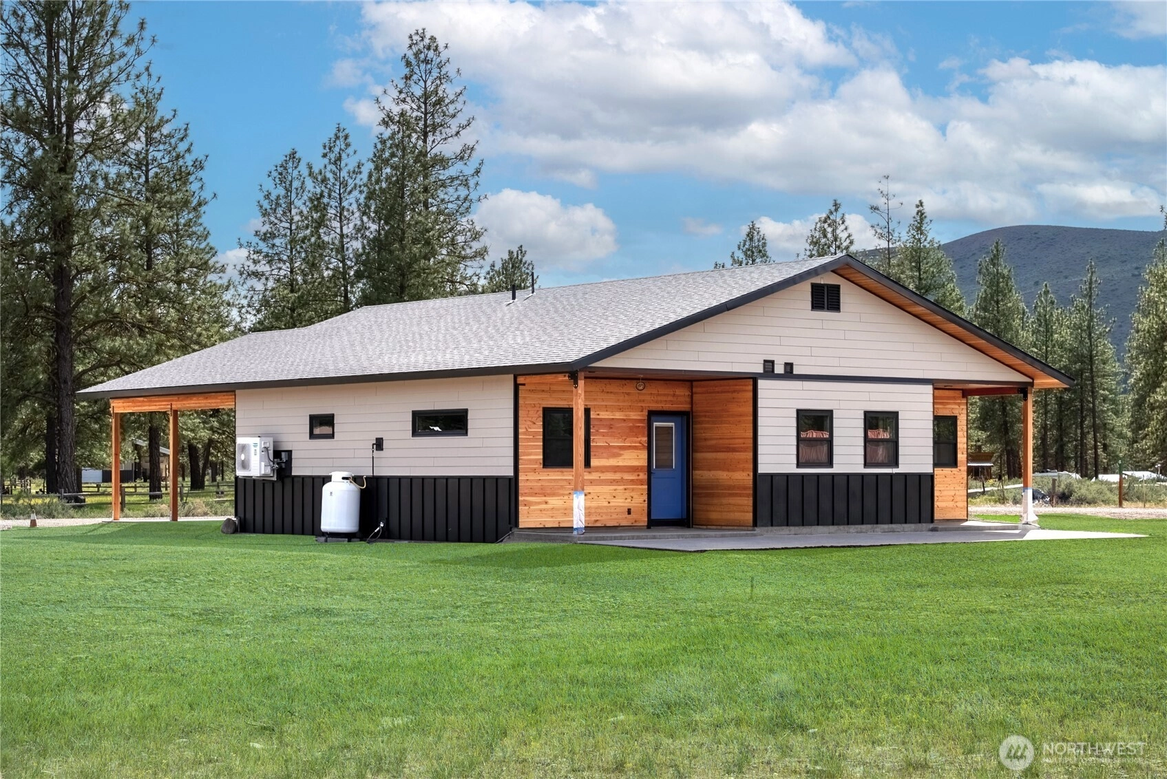 7 Round Rock Ln Unit  Winthrop WA 98862