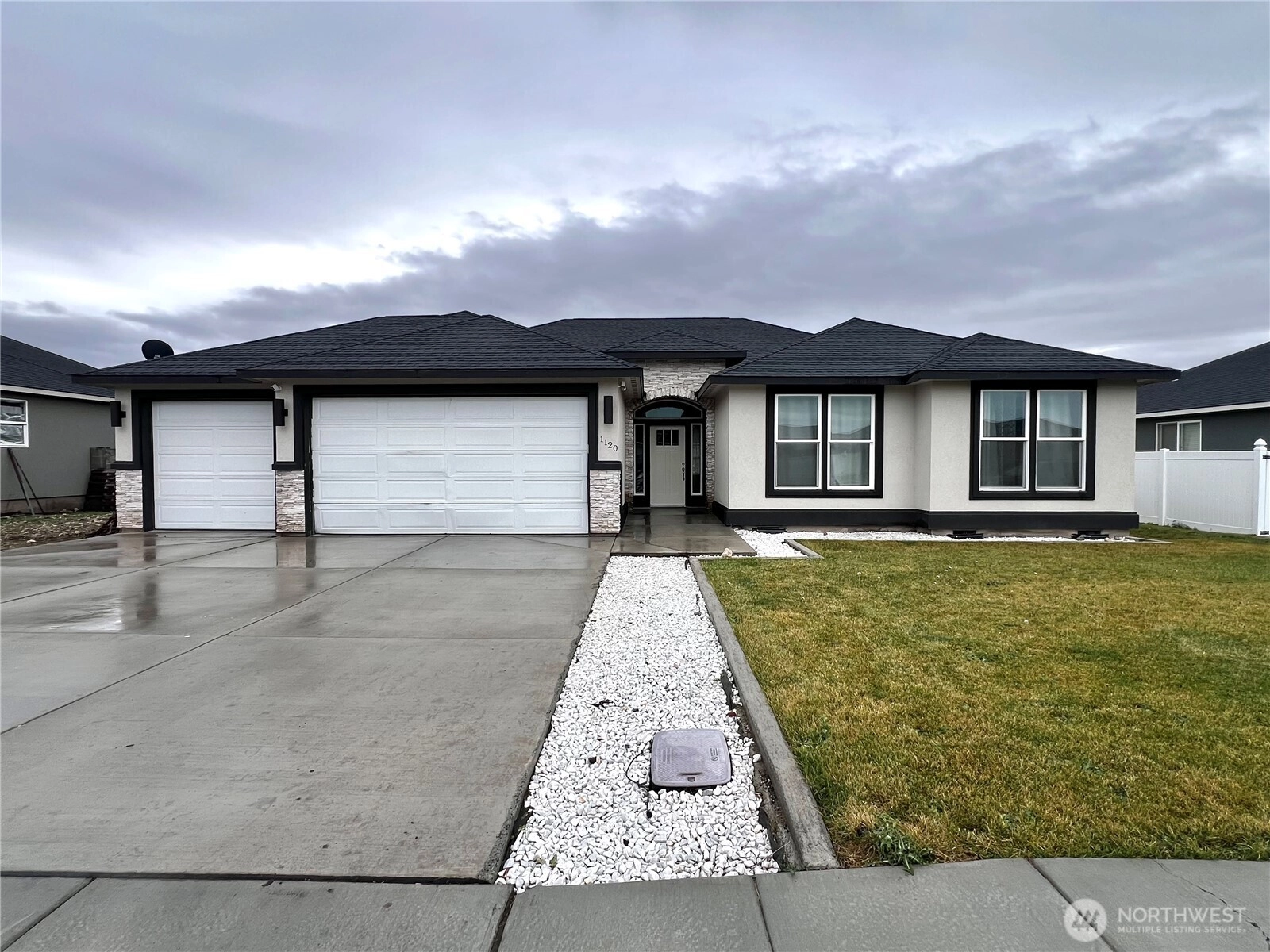 1120 E Mt Adams St Unit  Othello WA 99344