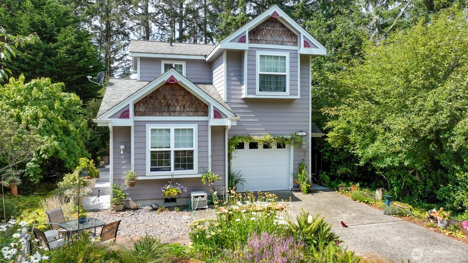 38 3rd St W Unit  Chinook WA 98614