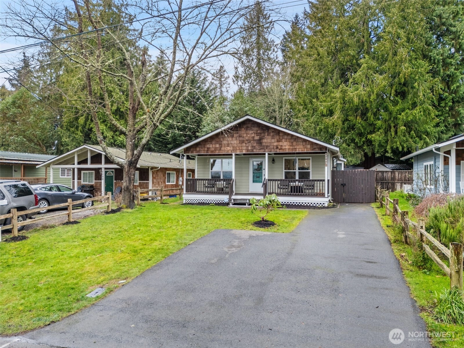 18949 Harris Ave NE Unit  Suquamish WA 98392