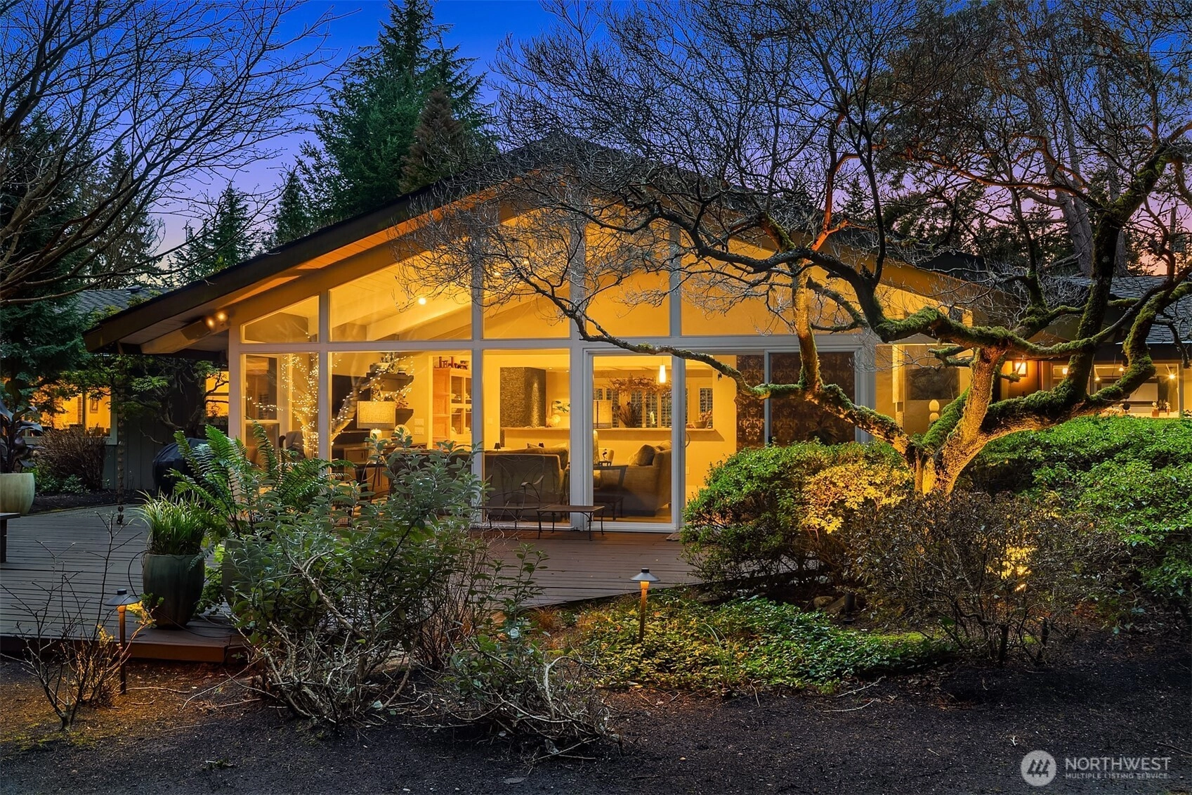 11029 Totem Pole Ln Woodway WA 98020
