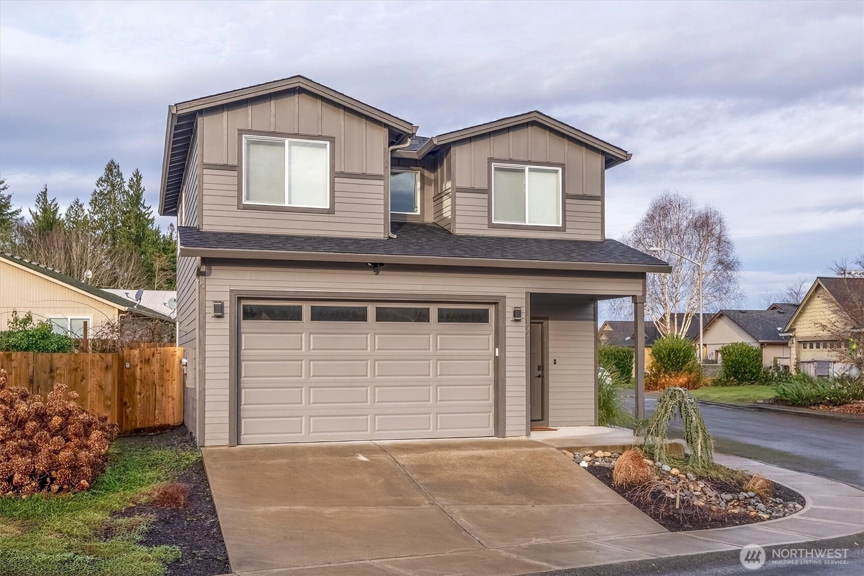 109 Hill Dr Cathlamet WA 98612