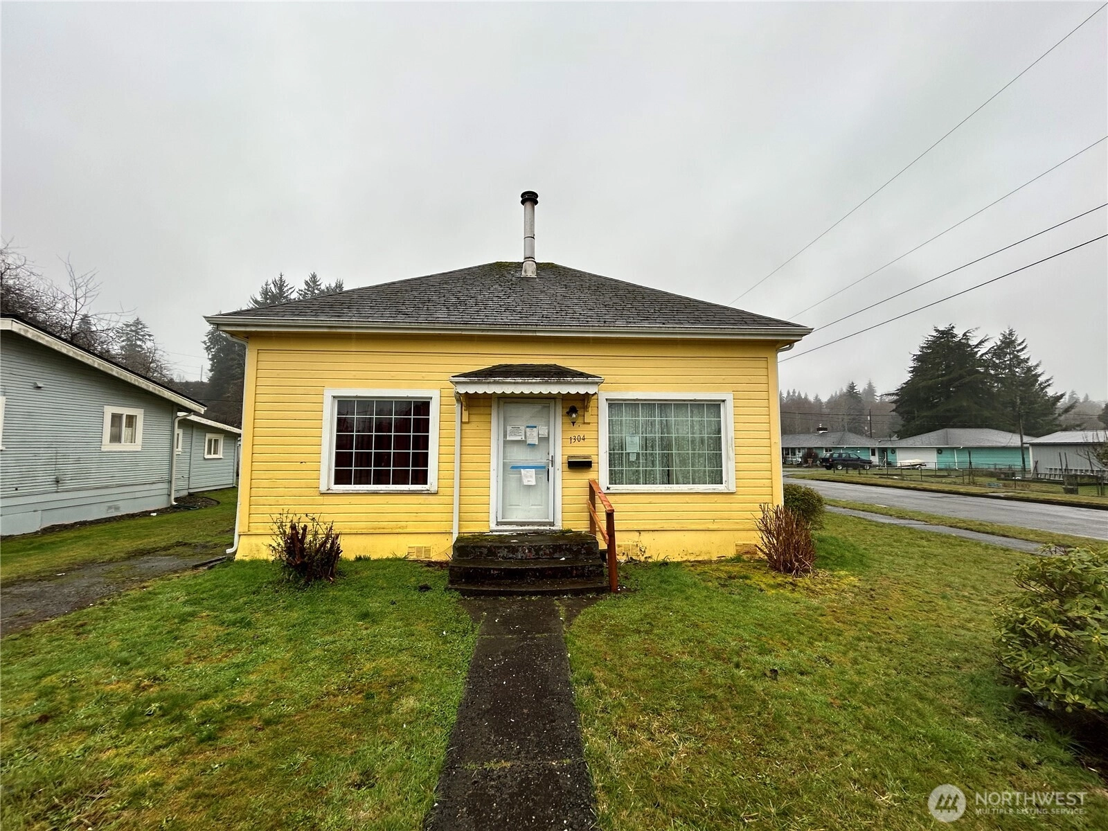 1304 5th St Cosmopolis WA 98537