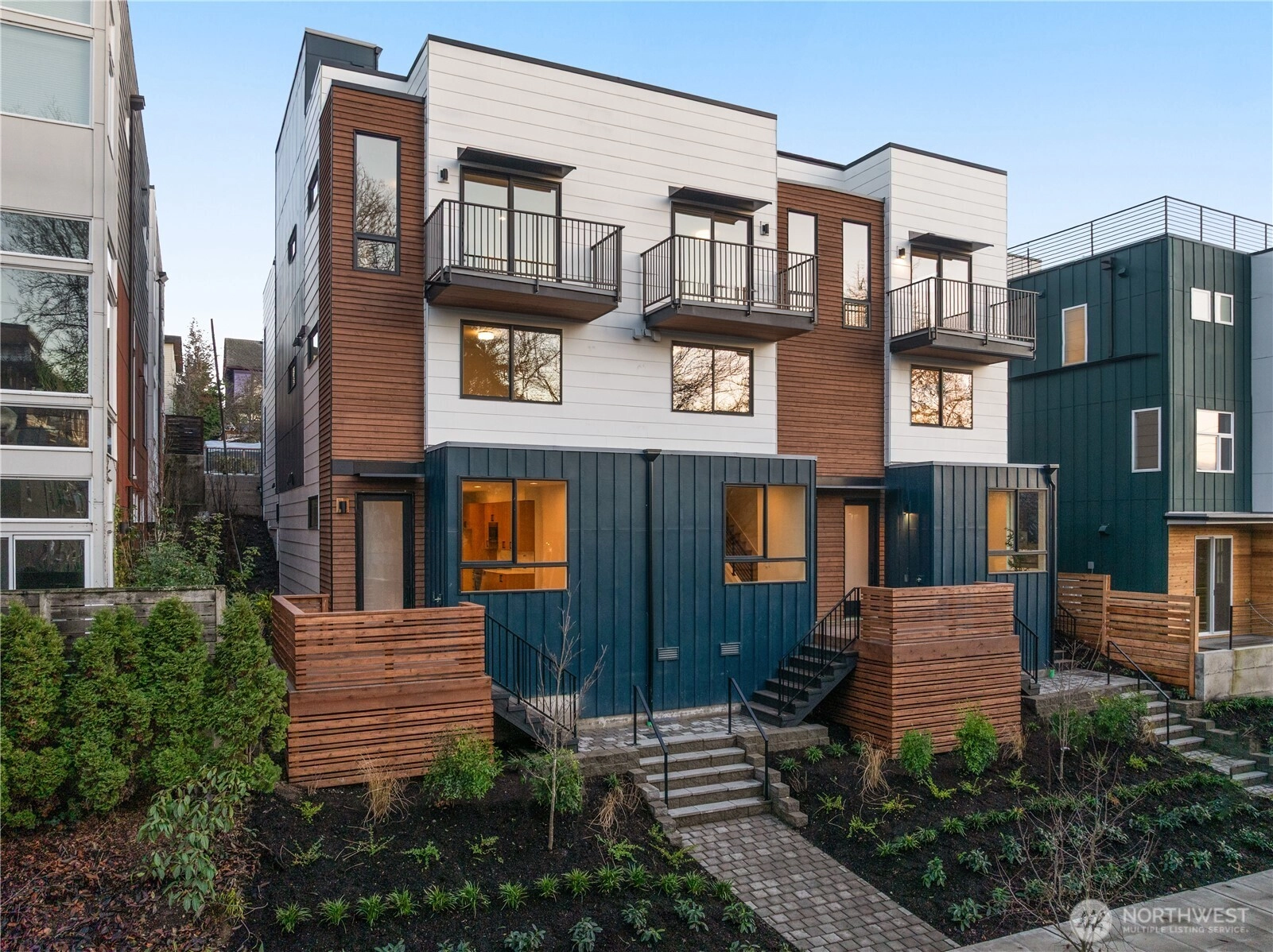 914 C 15th Ave Seattle WA 98122