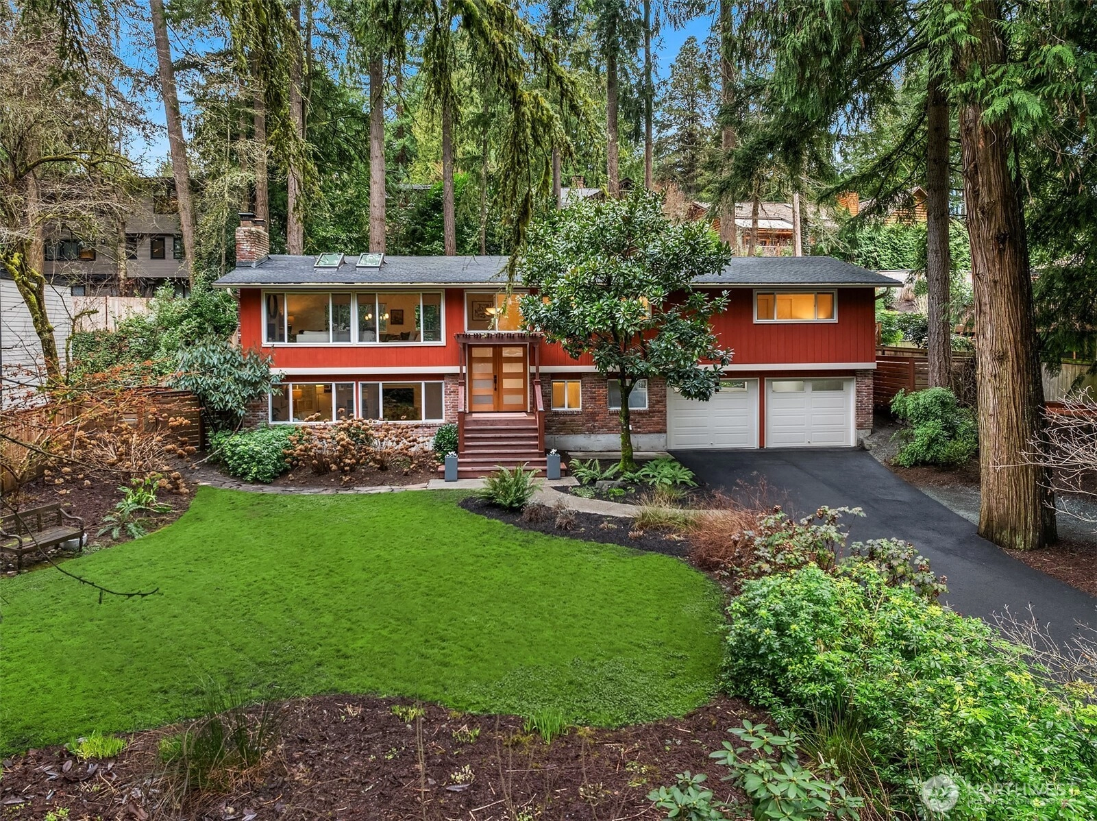2705 107th Ave SE Beaux Arts Village WA 98004