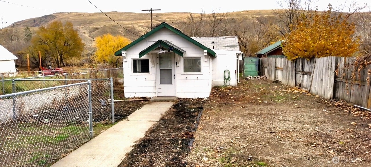 887 1st Ave S Okanogan WA 98840