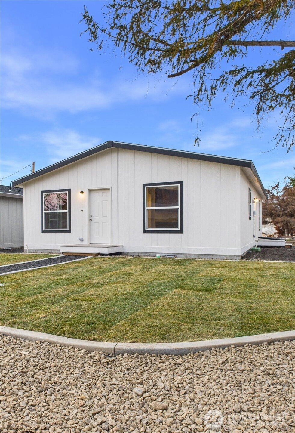 19 B S Garden Ave Unit  Rock Island WA 98850