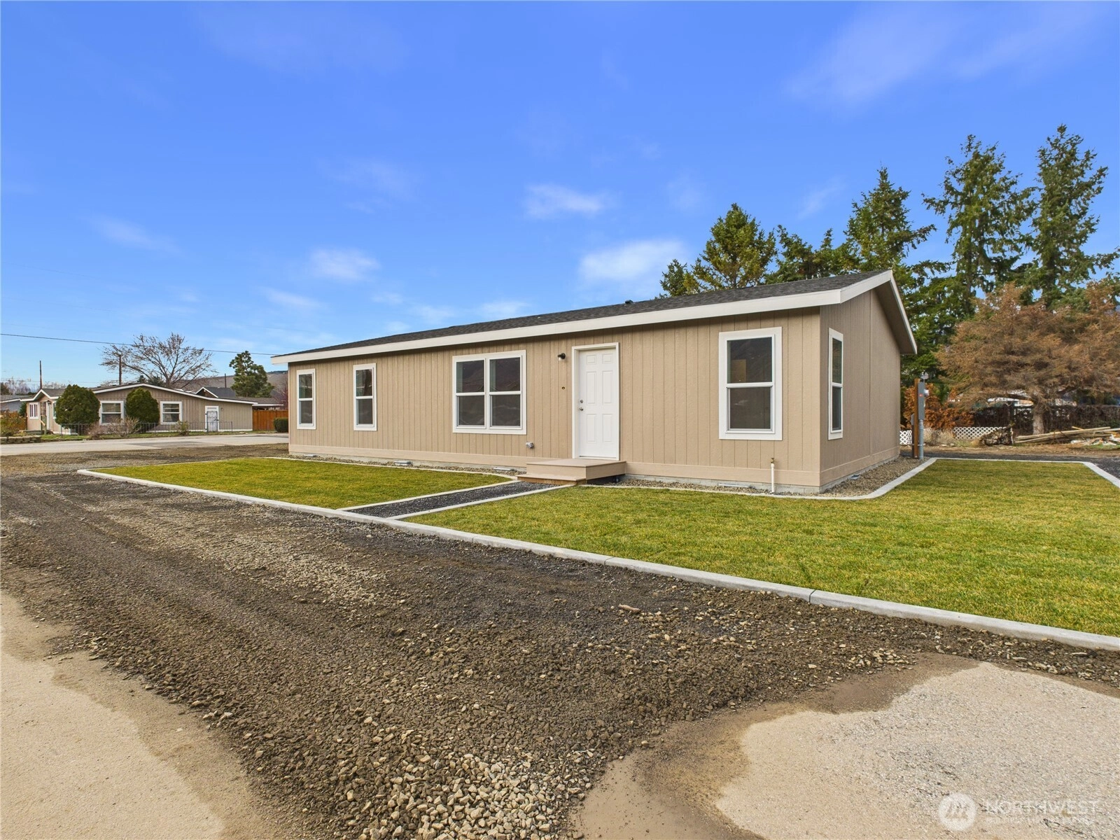 403 2nd St SW Unit  Rock Island WA 98850