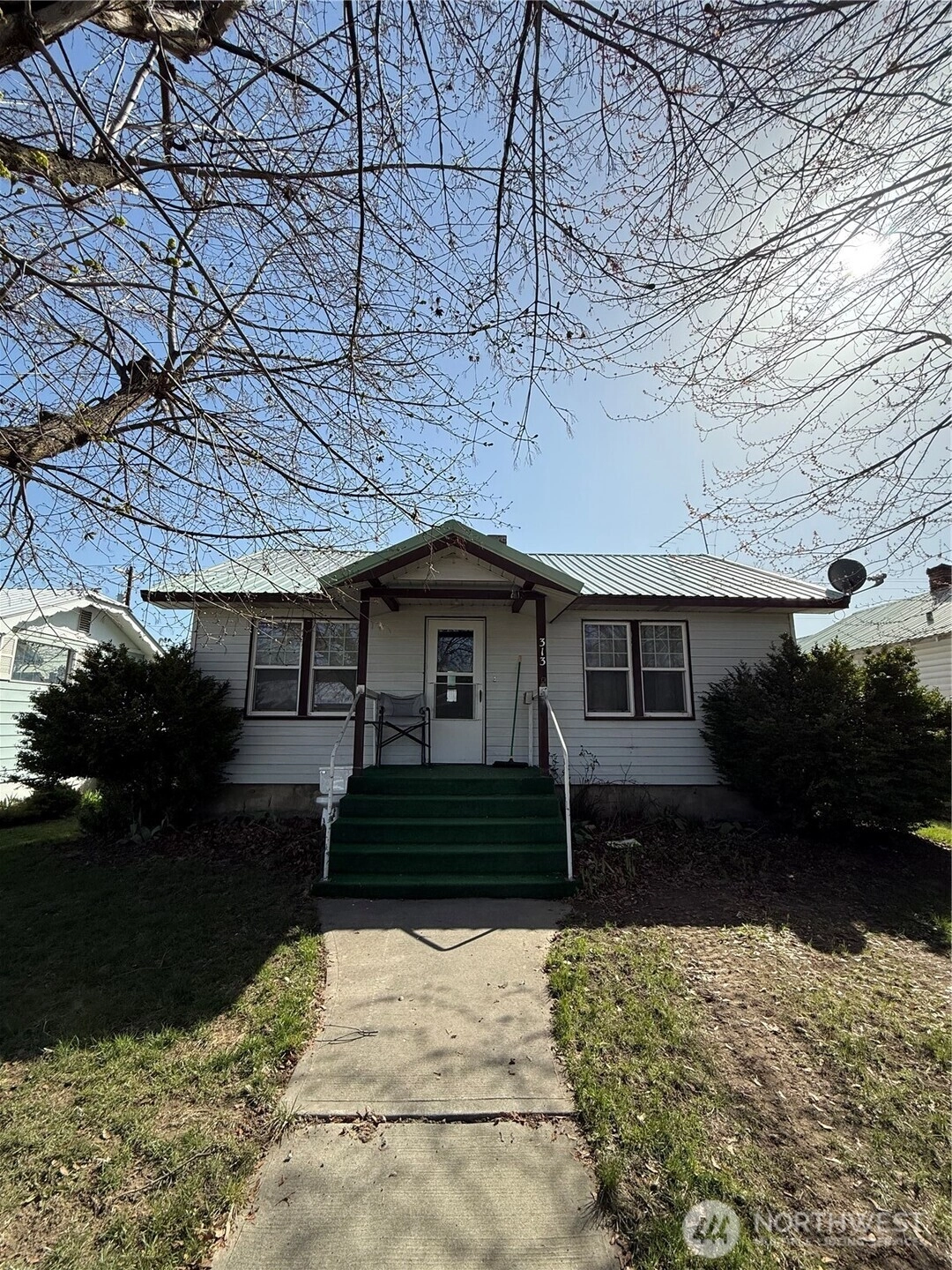313 S Birch St Unit  Omak WA 98841