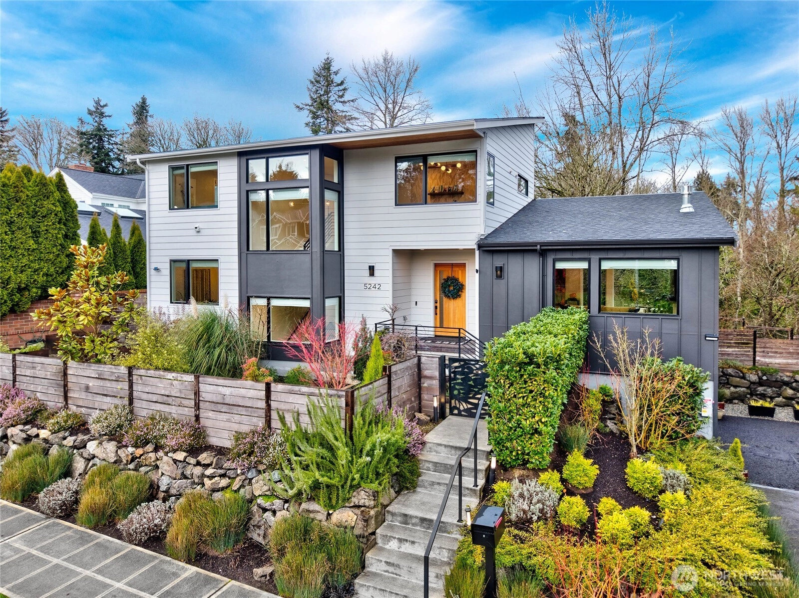 5242 NE 75th St Unit  Seattle WA 98115