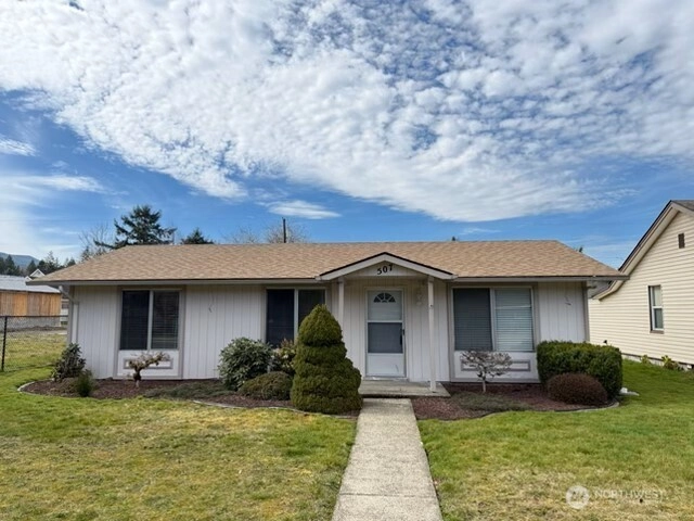 507 Morse St Ryderwood WA 98581