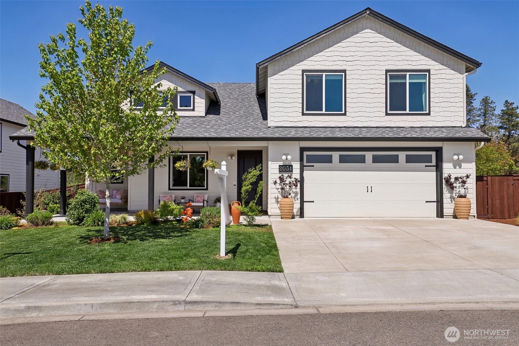 2031 E 9th St La Center WA 98629