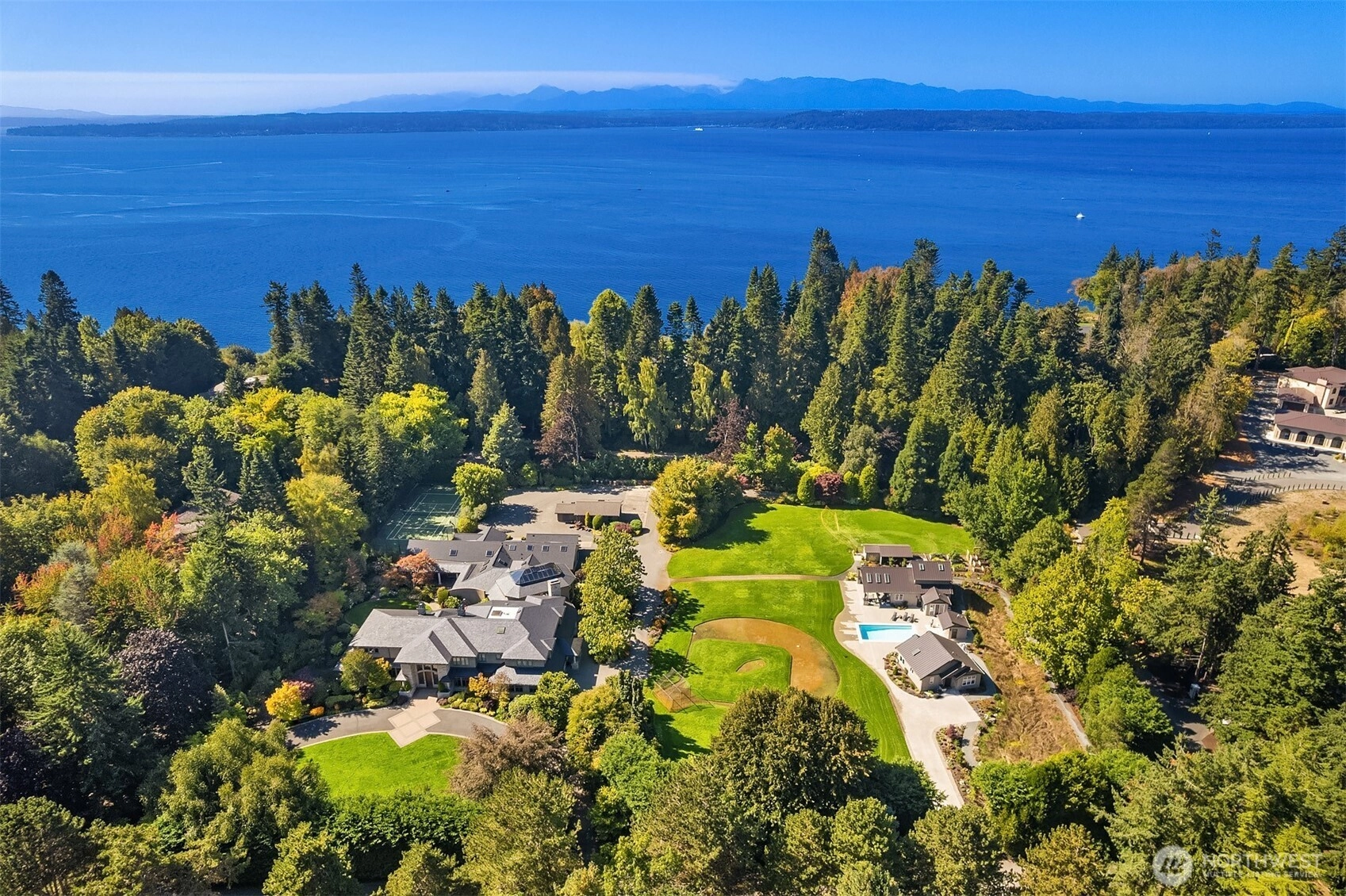 22430 Dogwood Ln Woodway WA 98020