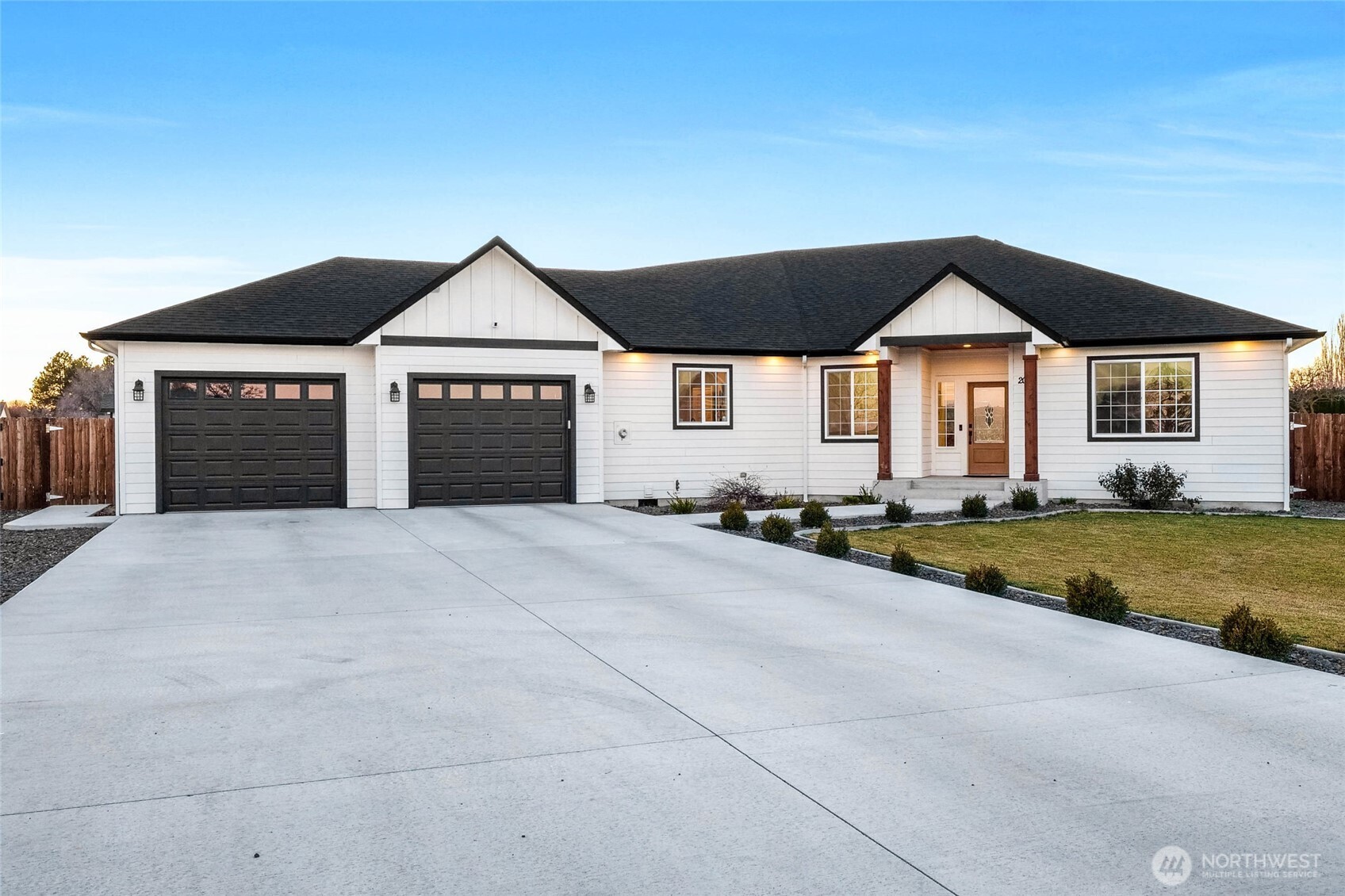 2054 Road H 2 NE Unit  Moses Lake WA 98837