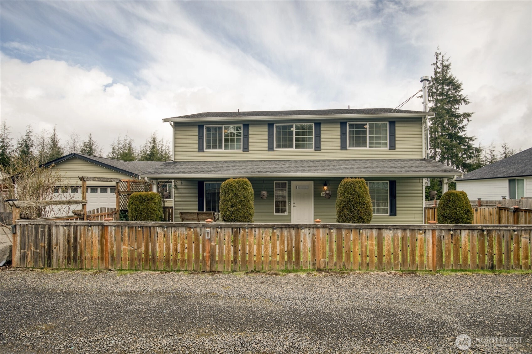 828 Ocean Ave Cosmopolis WA 98595