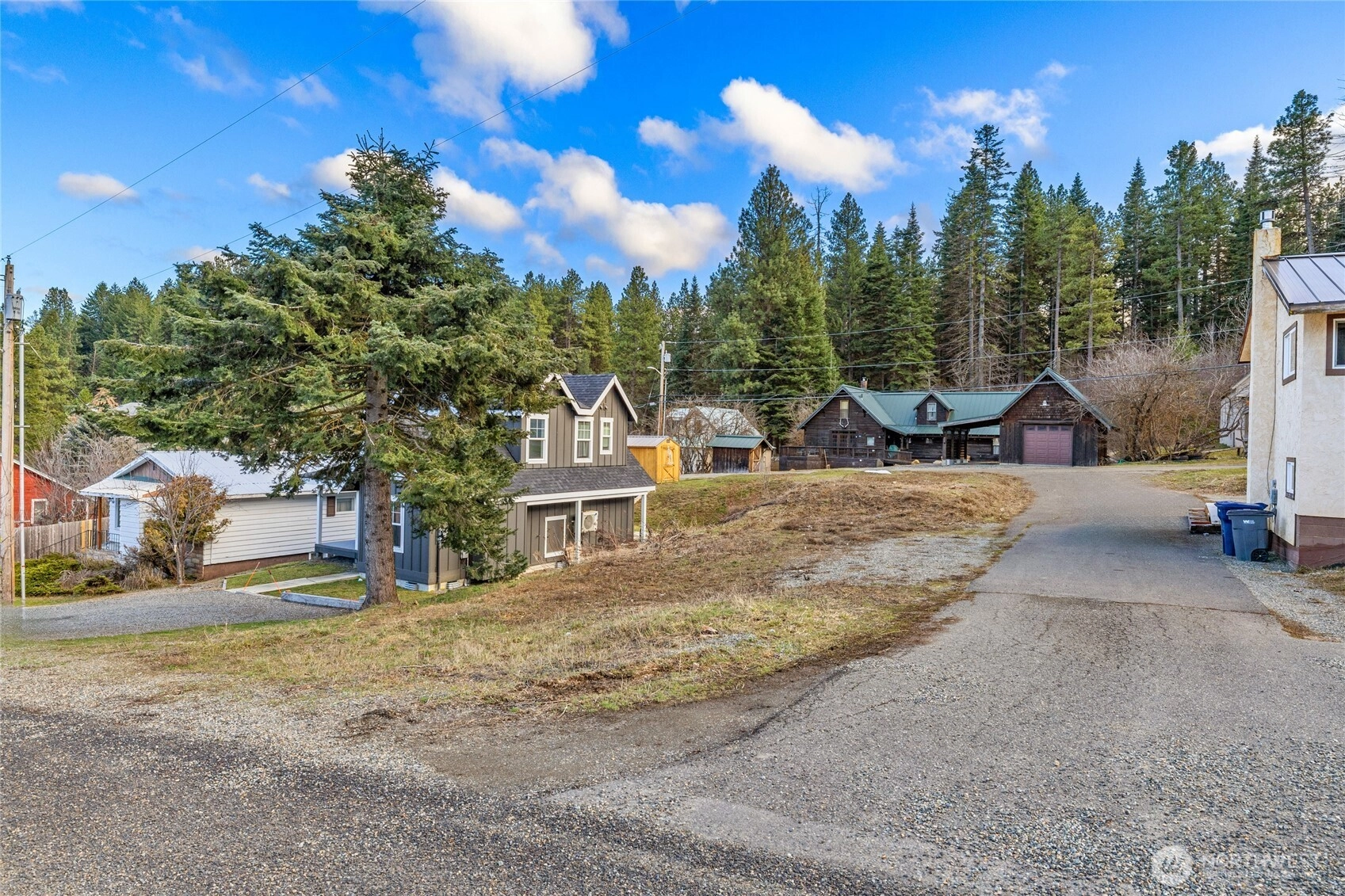 132 5th St Unit  Roslyn WA 98941