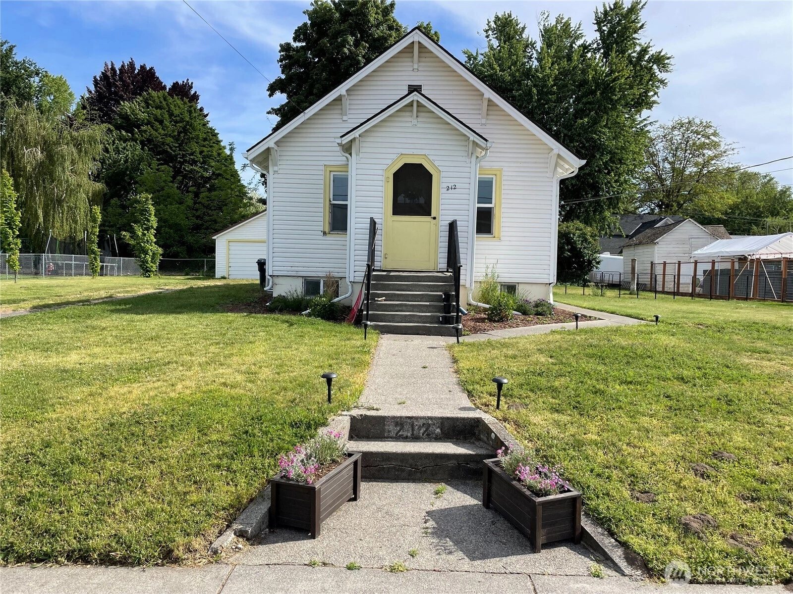 212 E Sixth St Waitsburg WA 99361