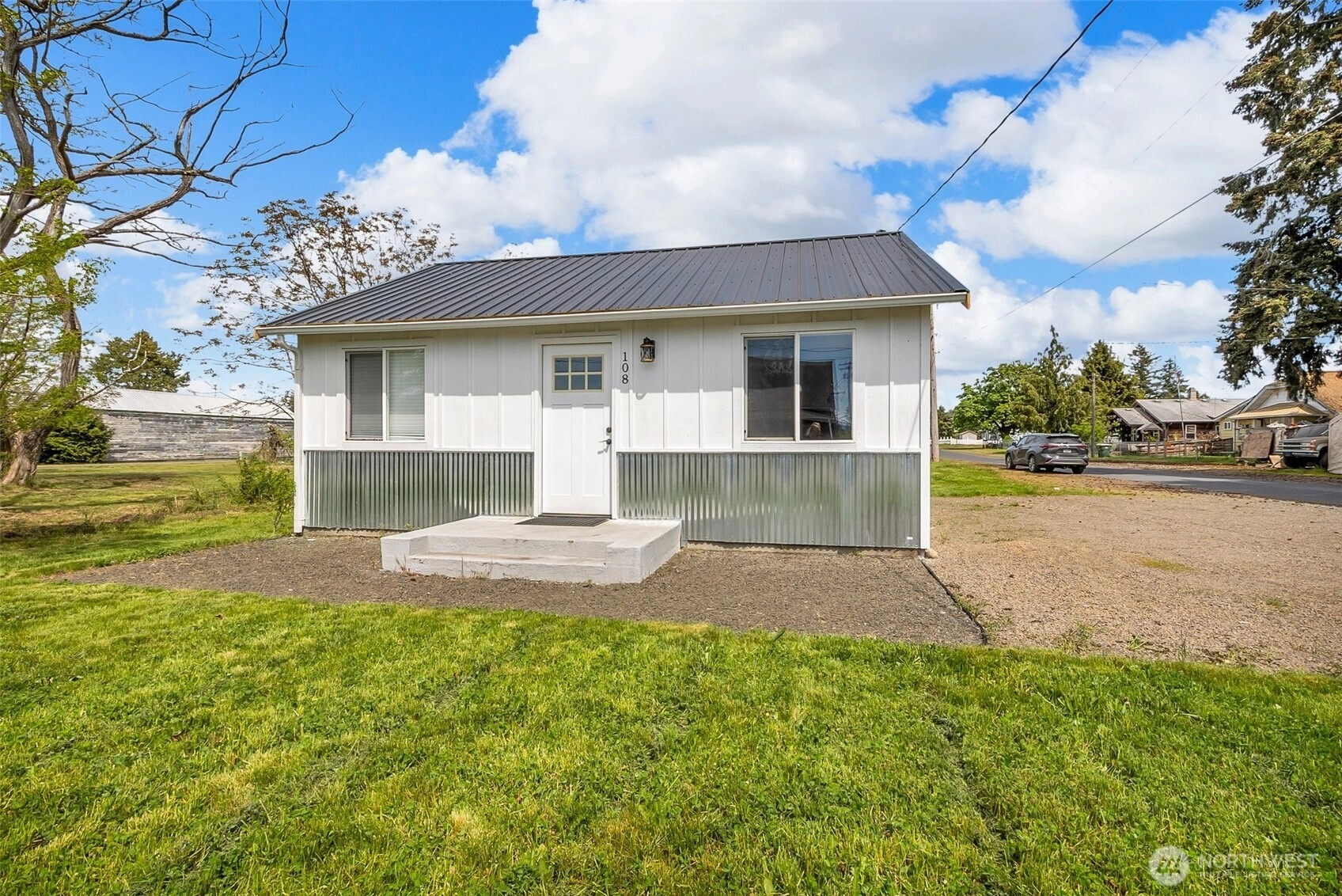 108 Centre St S Rainier WA 98576