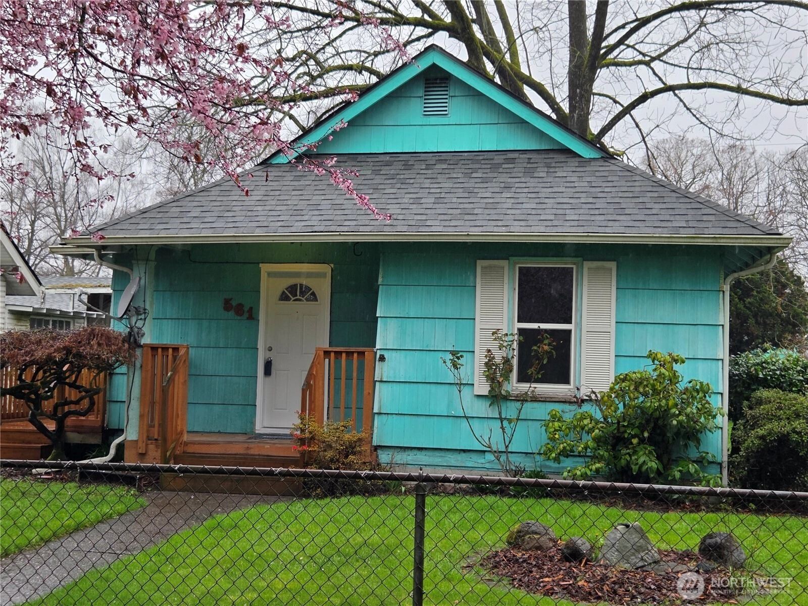 561 15th Ave Longview WA 98632