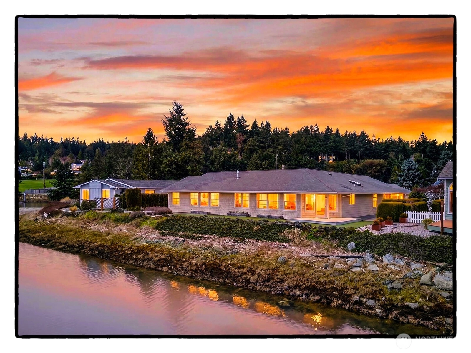193 Salish Pl Unit  La Conner WA 98257