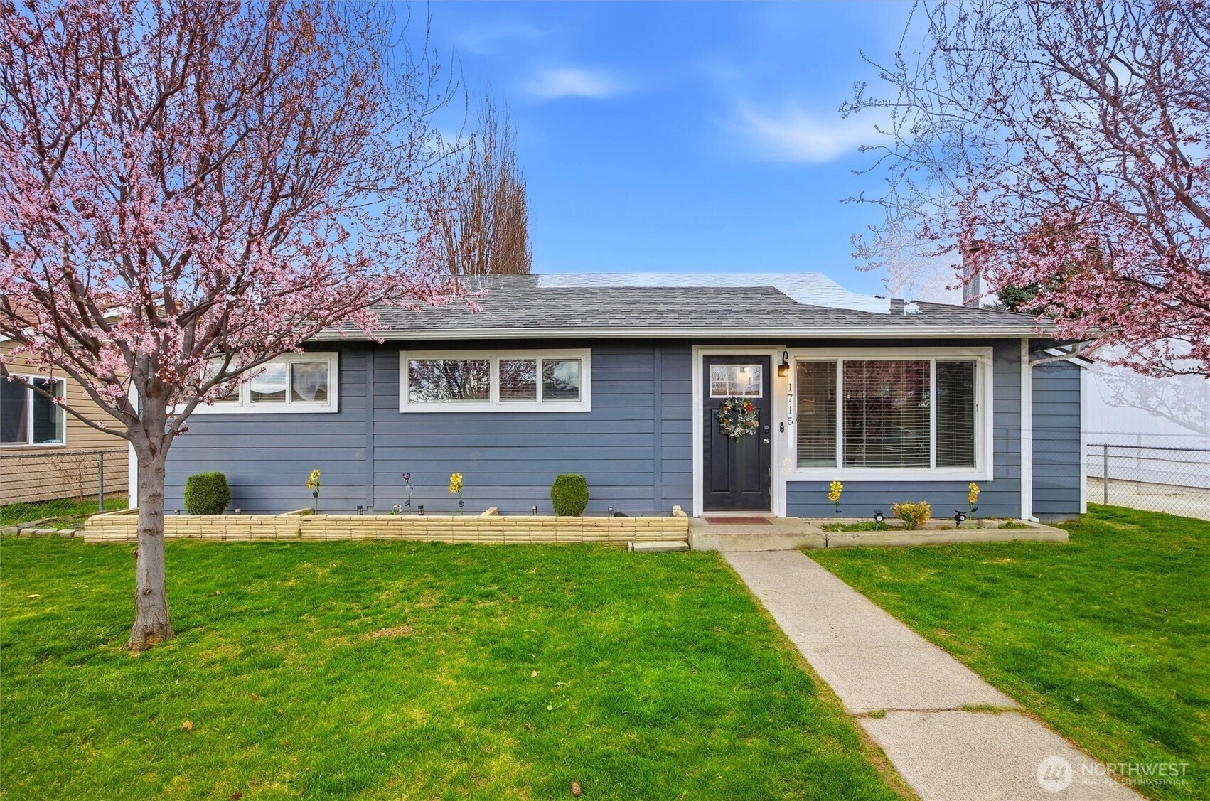 1715 N 15th Ave Pasco WA 99301