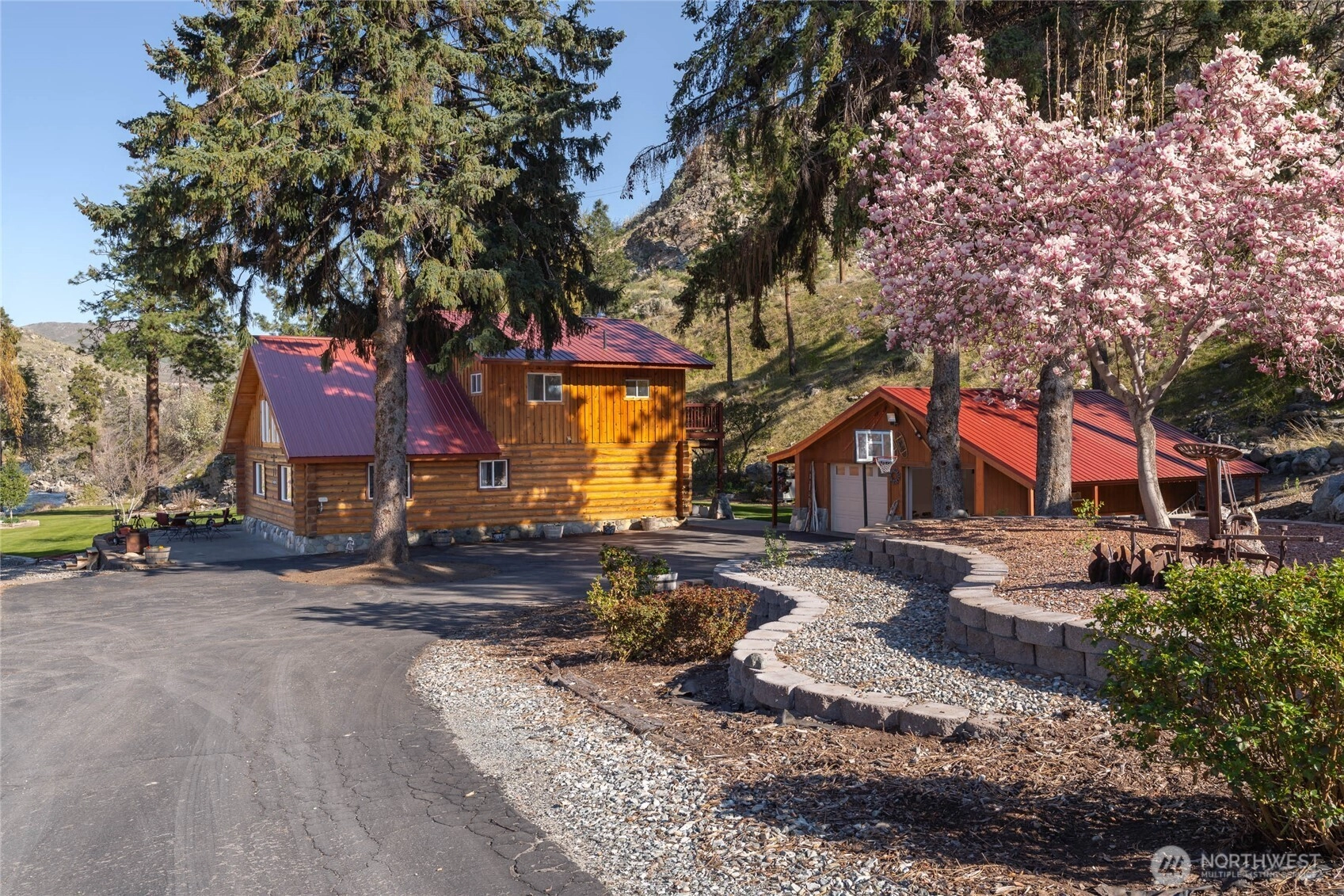 540 Highway 153 Pateros WA 98846