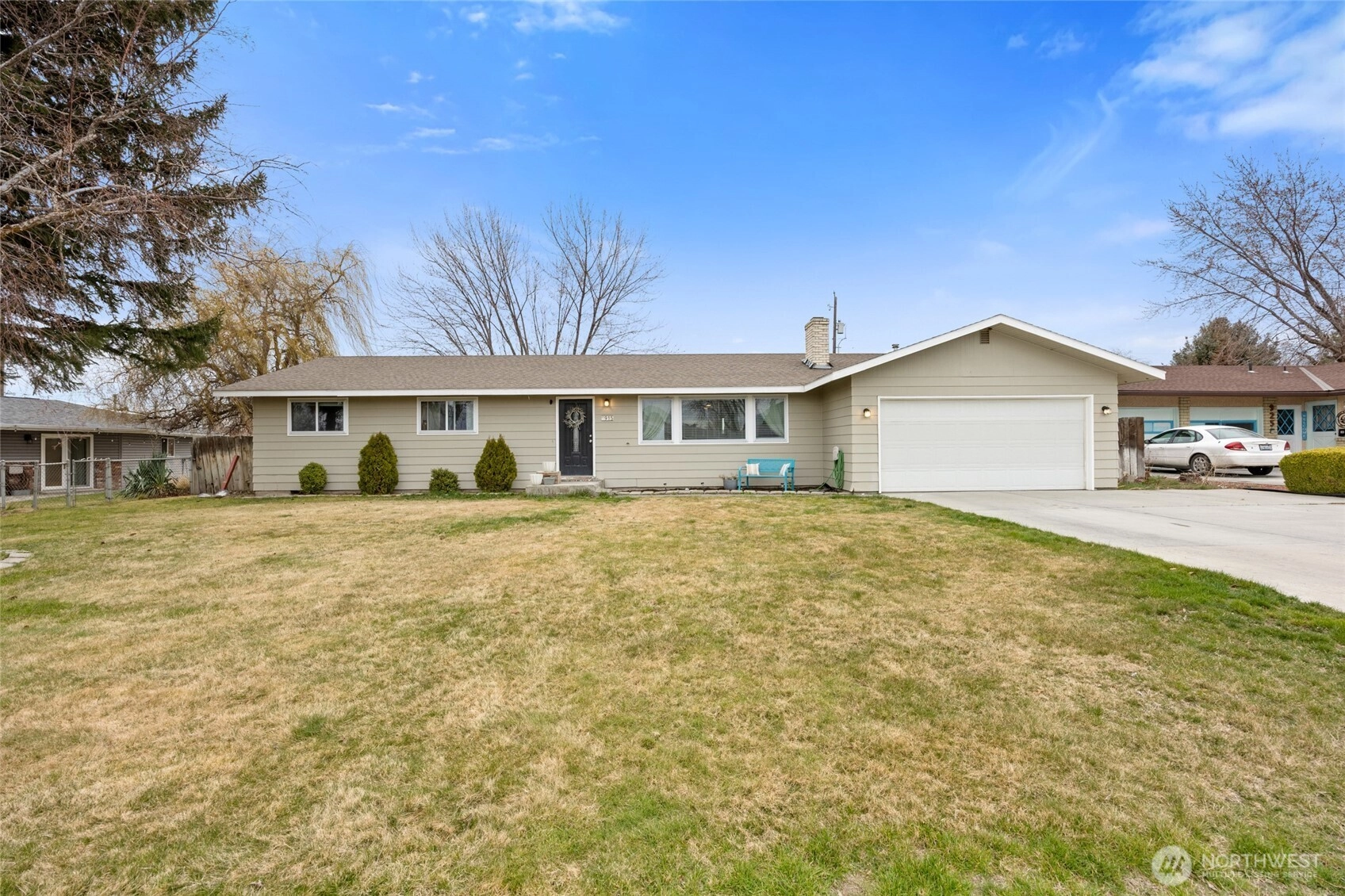 915 E Elsinore St Unit  Othello WA 99344
