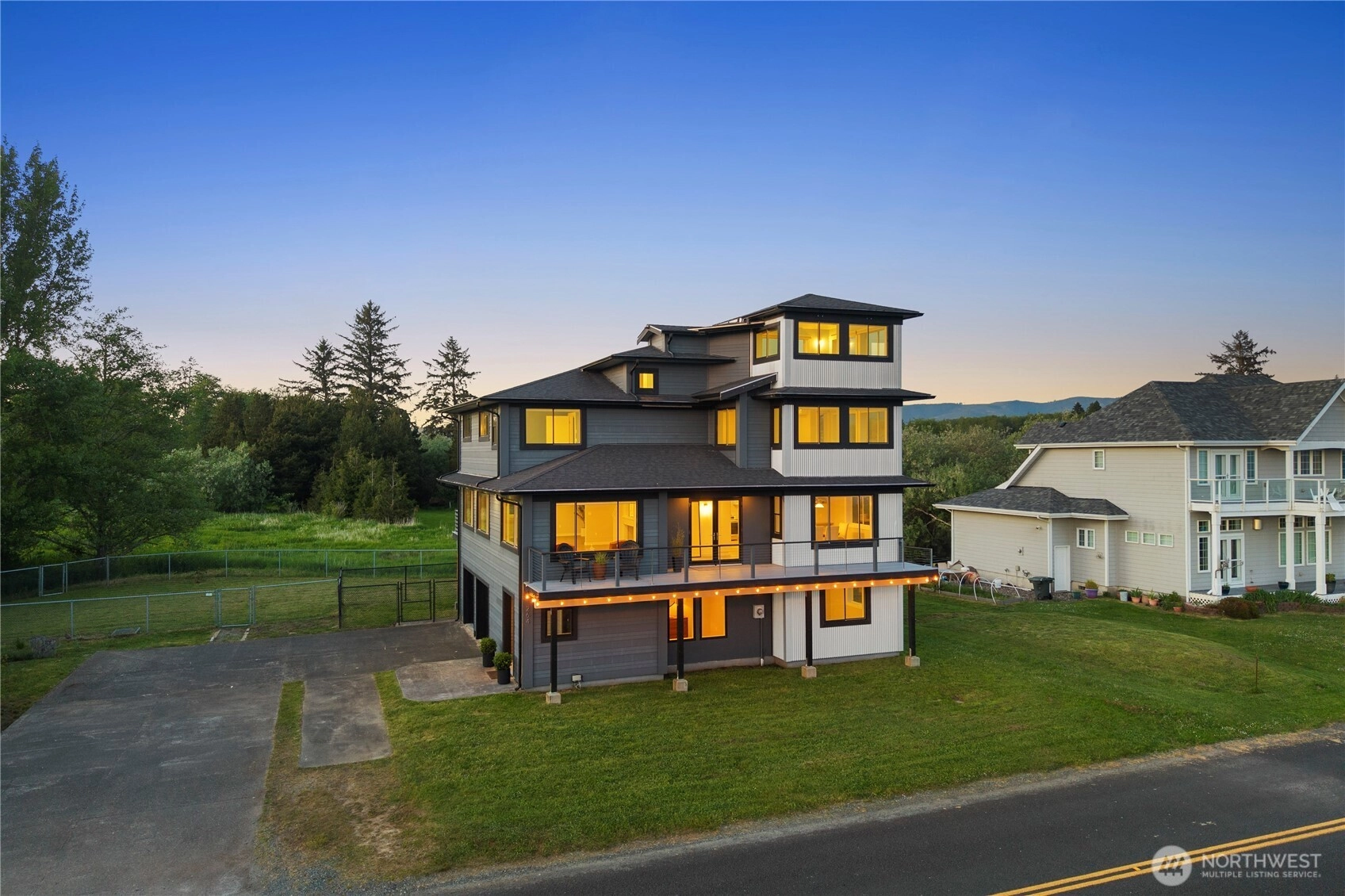 264 Stringtown Rd Unit  Ilwaco WA 98624