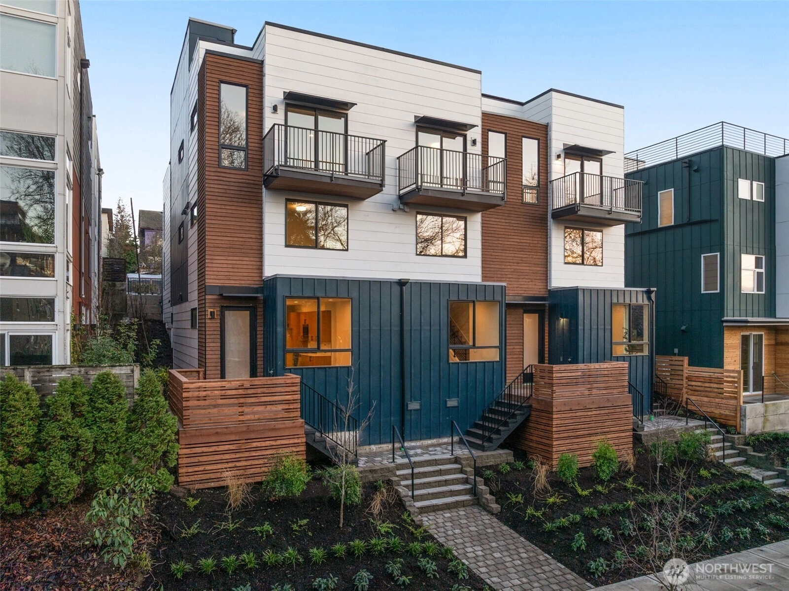 914 B 15th Ave Seattle WA 98122